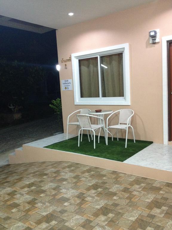 Apartments Baanlaktee 9 Praia de Kata Exterior foto